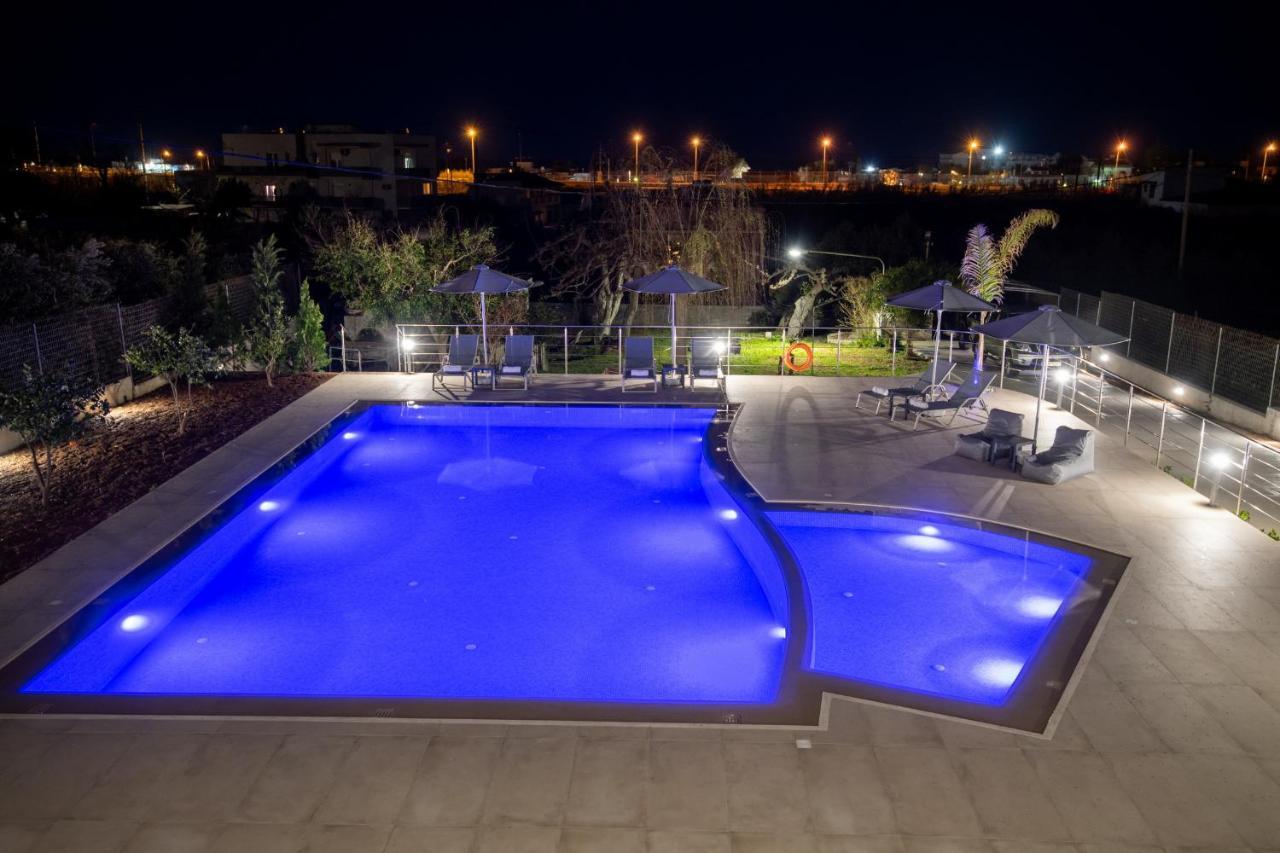 Destino Luxury Apts Rethymno  Bagian luar foto